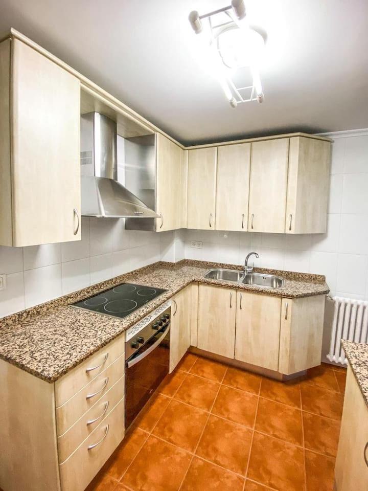 Residencial Leyra, Piso Centrico De 6 Habitaciones, 8 Camas Salamanca Eksteriør billede