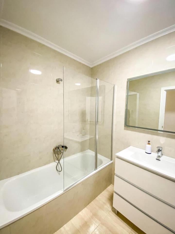 Residencial Leyra, Piso Centrico De 6 Habitaciones, 8 Camas Salamanca Eksteriør billede